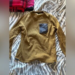 Patagonia men mustard yellow pull over